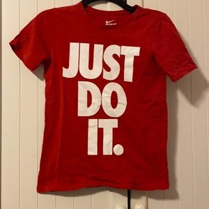 Boys size medium Nike tee